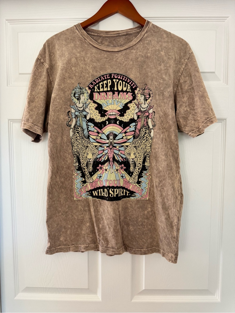 Lotus Fashion LA Mineral Wash Graphic Tee Wild Spirit Dreams Size Medium
